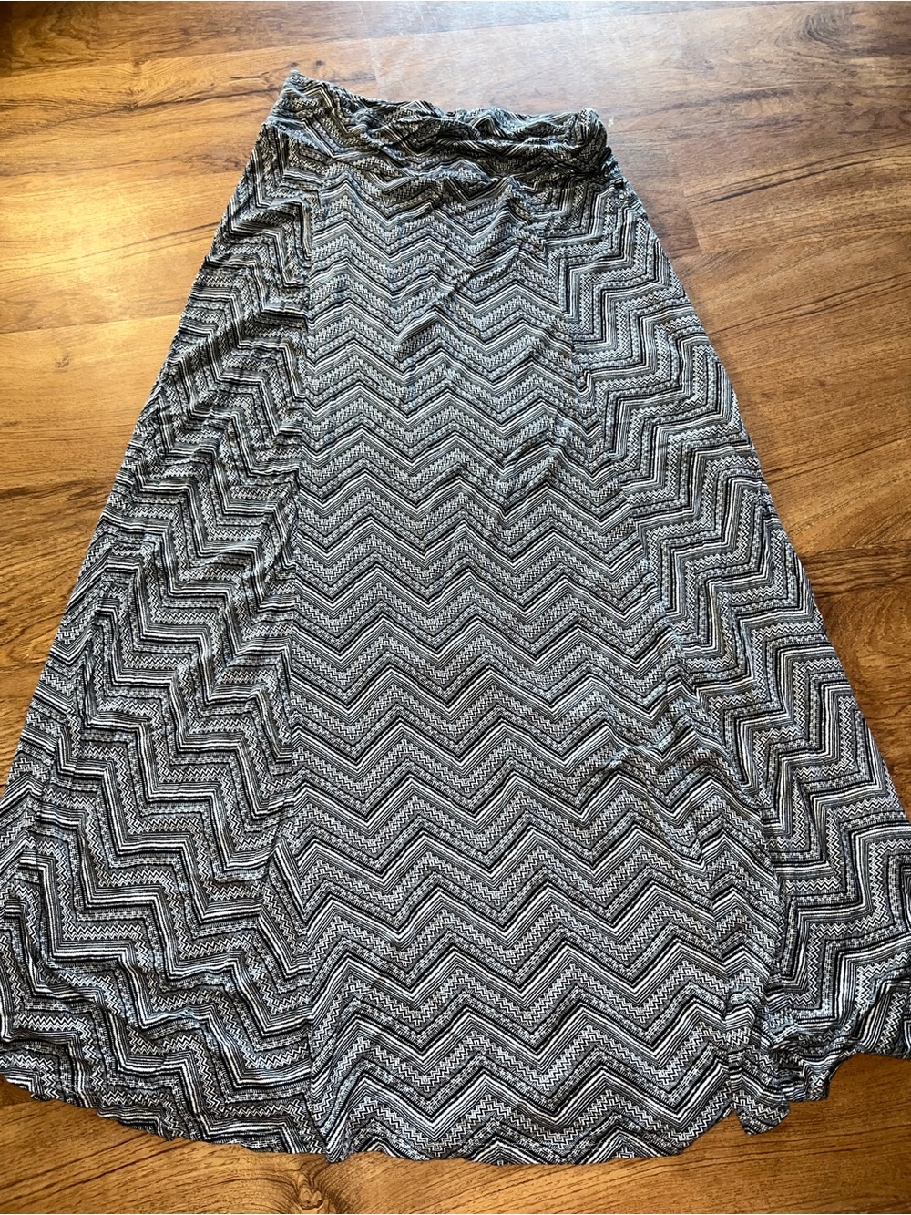 Simply Lara Stretchy Long Skirt Womens Size 1X